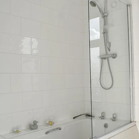 Field House * Hinderwell