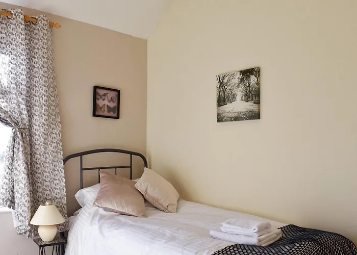 Дом отдыха Field House