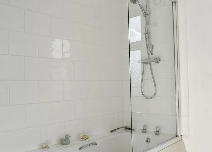 Field House * Hinderwell